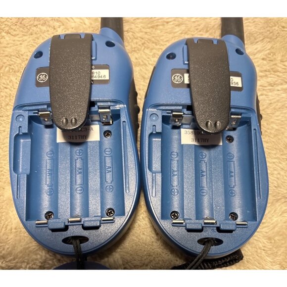 Two-Way Radios GE 35810 Blue With LCD Display & Belt Clip - Picture 8 of 9